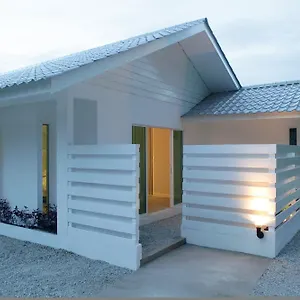 La Pari-pari Semesteranläggning (resort)